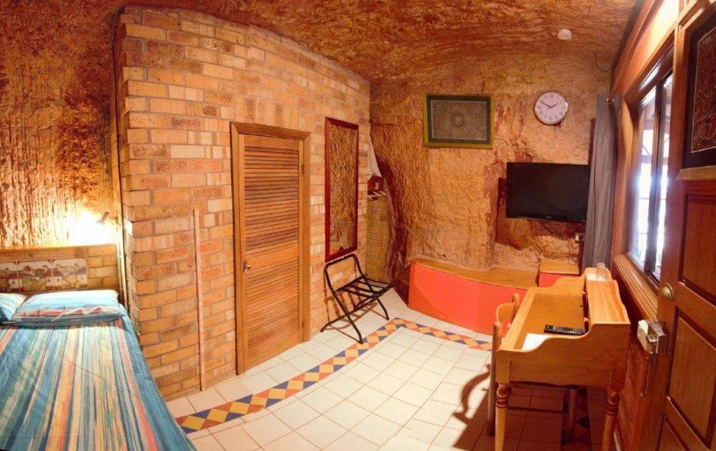 The Underground Motel Coober Pedy Exterior photo